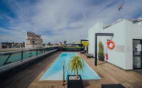 Eszentrico Suites & Rooftop Bar